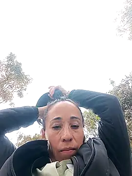 Snapshot of Coeur_de_luxure chatting on October 14, 6:20 pm Coeur de luxure online show from October 14, 6:20 pm