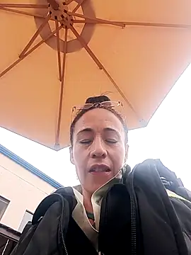 Snapshot of Coeur_de_luxure chatting on November 14, 2:16 pm Coeur de luxure online show from November 14, 2:16 pm