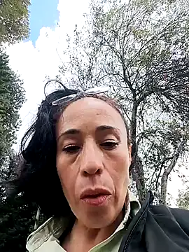 Snapshot of Coeur_de_luxure chatting on November 20, 5:23 pm Coeur de luxure online show from November 20, 5:23 pm