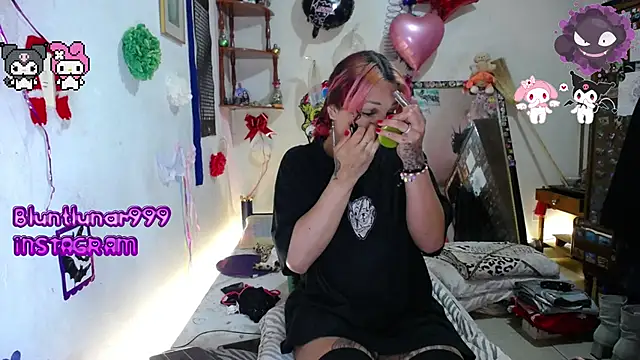 Snapshot of purplekattlyn chatting on March 5, 8:00 pm purplekattlyn online show from March 5, 8:00 pm