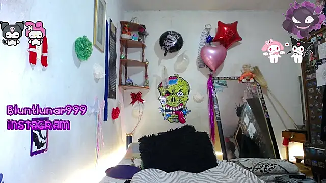 Snapshot of purplekattlyn chatting on March 5, 11:05 pm purplekattlyn online show from March 5, 11:05 pm