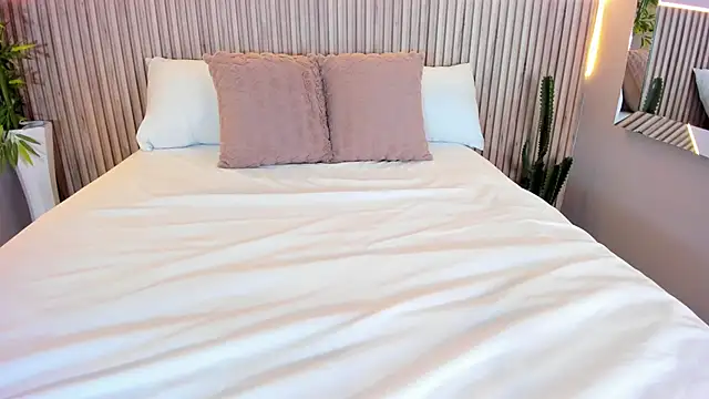 GeorginaReyes online show from September 13, 10:53 pm