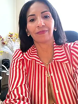 Mrsvictoriaaa online show from April 6, 8:21 pm