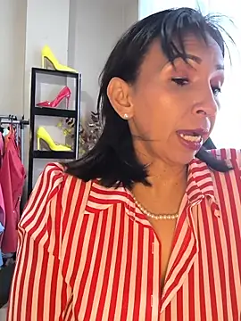 Snapshot of Mrsvictoriaaa chatting on May 11, 8:50 pm Mrsvictoriaaa online show from May 11, 8:50 pm