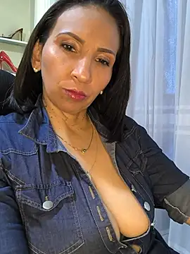 Mrsvictoriaaa online show from June 26, 8:02 pm