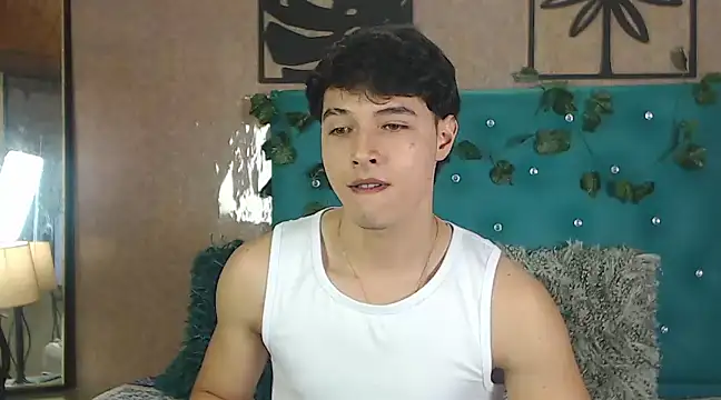 Snapshot of LiamAndrewzz chatting on February 25, 5:30 am LiamAndrewzz online show from February 25, 5:30 am