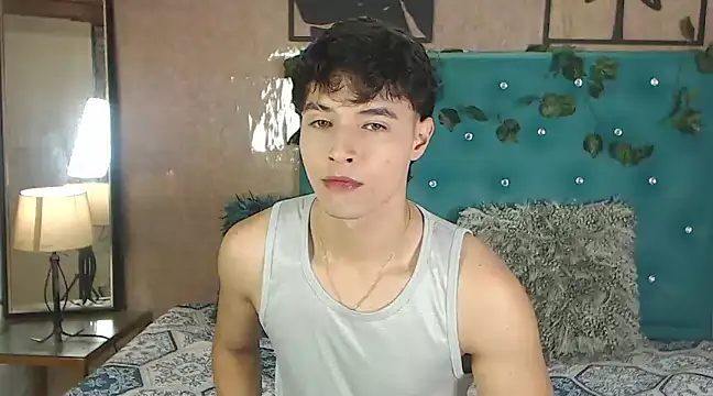 Snapshot of LiamAndrewzz chatting on March 9, 4:49 am LiamAndrewzz online show from March 9, 4:49 am