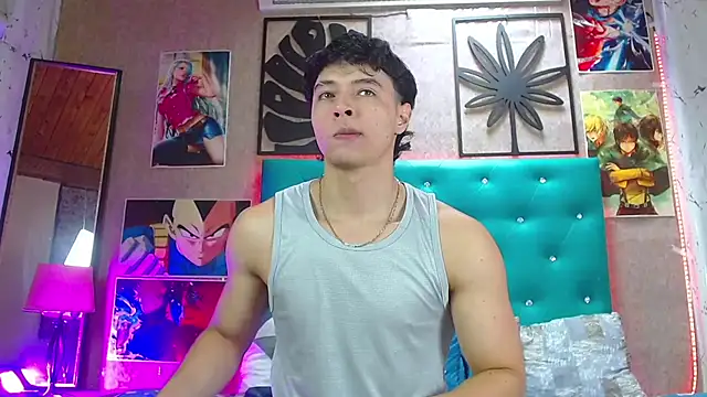 Snapshot of LiamAndrewzz chatting on October 17, 5:37 pm LiamAndrewzz online show from October 17, 5:37 pm