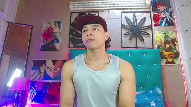 Snapshot of LiamAndrewzz chatting on October 28, 6:32 pm LiamAndrewzz online show from October 28, 6:32 pm