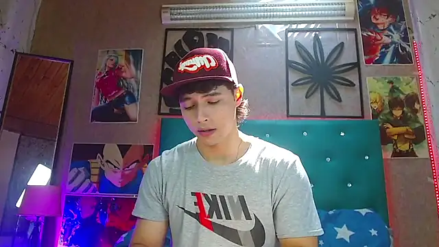 Snapshot of LiamAndrewzz chatting on November 11, 3:45 pm LiamAndrewzz online show from November 11, 3:45 pm