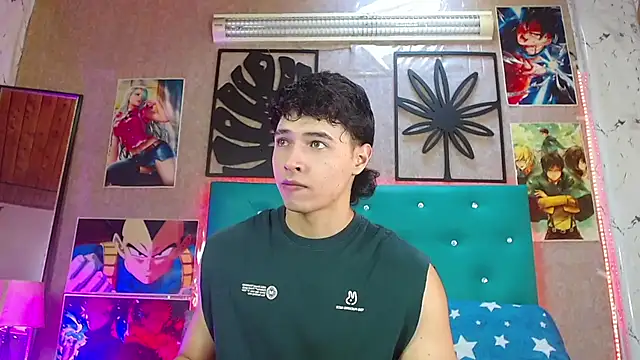 Snapshot of LiamAndrewzz chatting on December 3, 6:17 pm LiamAndrewzz online show from December 3, 6:17 pm