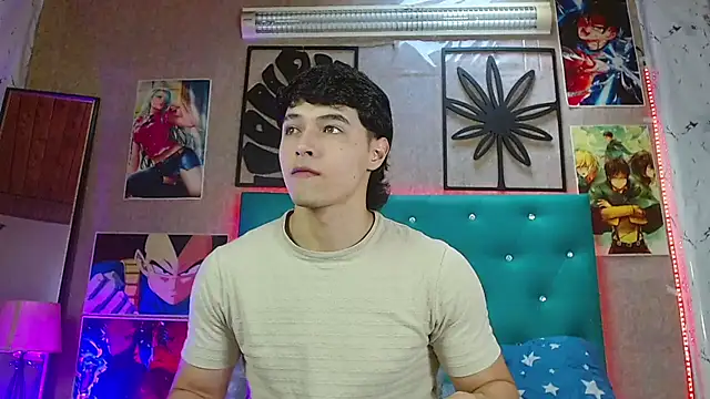 Snapshot of LiamAndrewzz chatting on December 4, 7:22 pm LiamAndrewzz online show from December 4, 7:22 pm