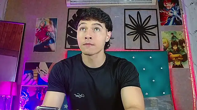 LiamAndrewzz online show from April 12, 4:17 am