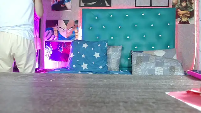 LiamAndrewzz online show from April 18, 7:56 am