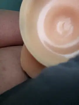 Snapshot of Tom23062 chatting on November 17, 10:10 am Tom23062 online show from November 17, 10:10 am