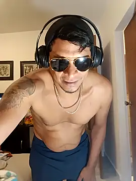 Snapshot of Odin-2121 chatting on February 19, 11:04 pm Odin-2121 online show from February 19, 11:04 pm