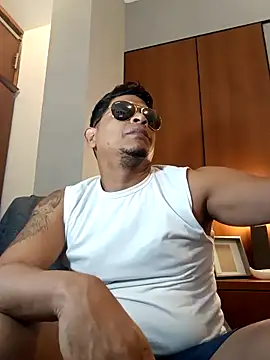 Snapshot of Odin-2121 chatting on February 20, 4:18 am Odin-2121 online show from February 20, 4:18 am