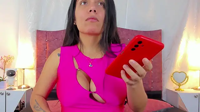 Snapshot of ValentinaGuerra chatting on October 2, 2:07 am ValentinaGuerra online show from October 2, 2:07 am