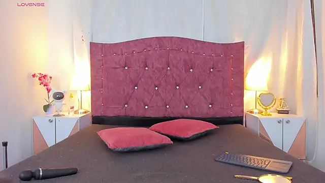 Snapshot of ValentinaGuerra chatting on November 26, 2:23 am ValentinaGuerra online show from November 26, 2:23 am