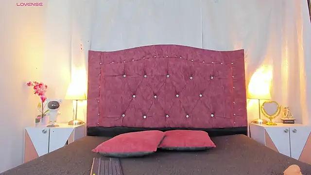 Snapshot of ValentinaGuerra chatting on November 27, 1:51 am ValentinaGuerra online show from November 27, 1:51 am