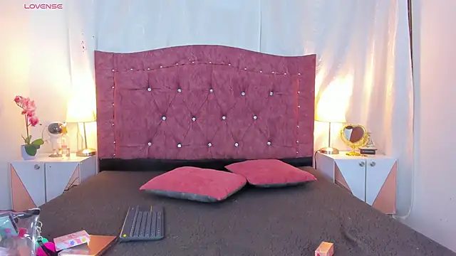 Snapshot of ValentinaGuerra chatting on November 29, 10:24 pm ValentinaGuerra online show from November 29, 10:24 pm