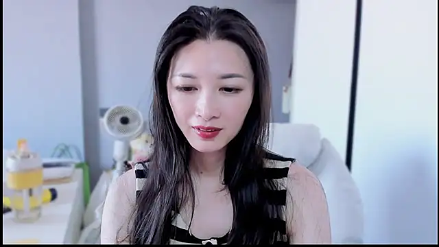 Snapshot of A_dabo chatting on November 16, 7:58 am A dabo online show from November 16, 7:58 am