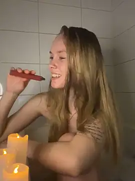 cosplayercutie0w0 online show from March 22, 10:37 pm