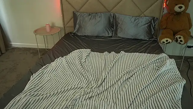 Snapshot of PaigePrado chatting on May 13, 5:49 am PaigePrado online show from May 13, 5:49 am