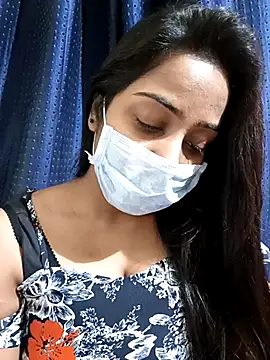 COZY ROZI online show from February 16, 4:21 pm