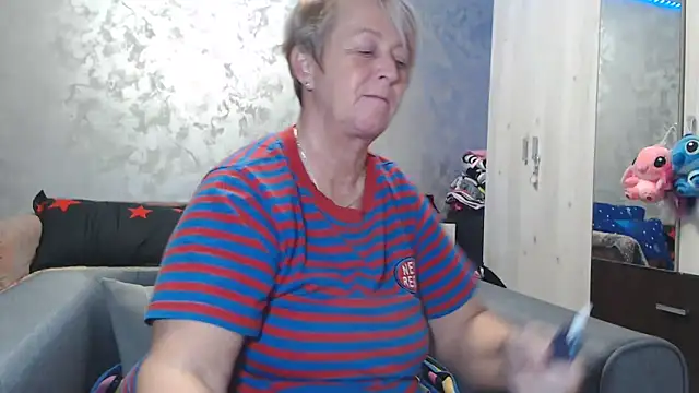 RosesandLillies online show from January 15, 4:44 pm