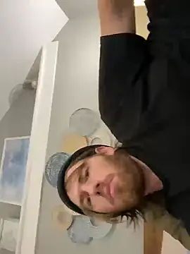 Snapshot of Explosive_andyy chatting on October 28, 11:25 am Explosive andyy online show from October 28, 11:25 am