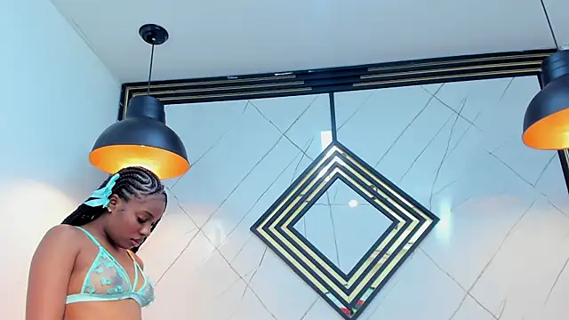 Snapshot of EmilyDiaaz chatting on March 16, 4:23 pm EmilyDiaaz online show from March 16, 4:23 pm