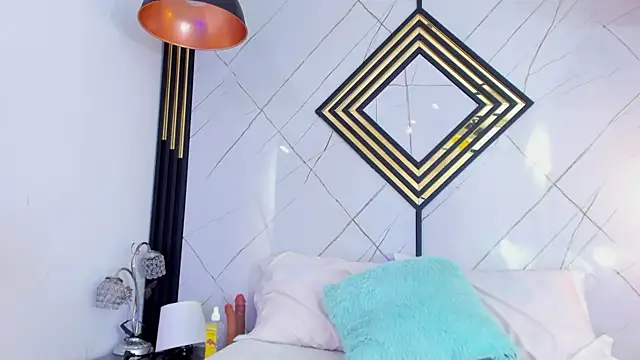 Snapshot of EmilyDiaaz chatting on September 13, 12:16 pm EmilyDiaaz online show from September 13, 12:16 pm