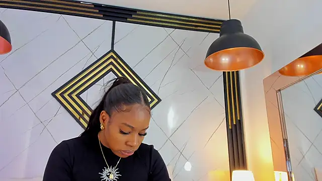 Snapshot of EmilyDiaaz chatting on October 11, 12:04 pm EmilyDiaaz online show from October 11, 12:04 pm