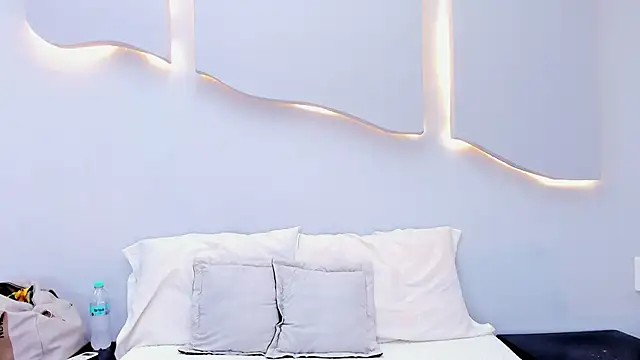 EmilyDiaaz online show from April 14, 12:22 pm