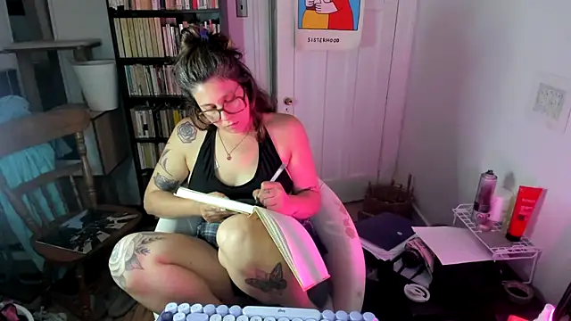 Snapshot of Rosiee69_ chatting on September 17, 7:15 pm Rosiee69 online show from September 17, 7:15 pm