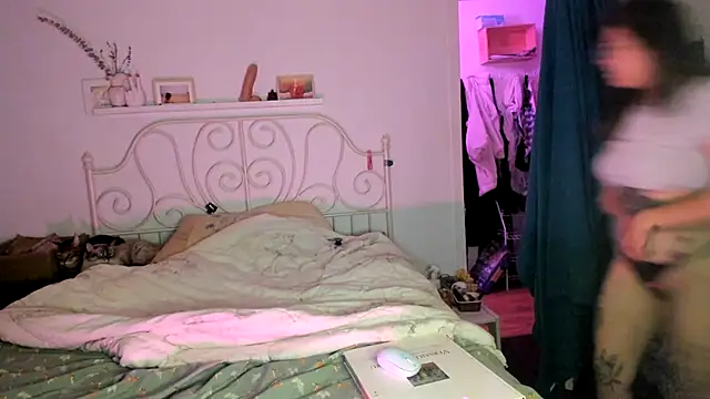 Snapshot of Rosiee69_ chatting on September 27, 11:10 pm Rosiee69 online show from September 27, 11:10 pm