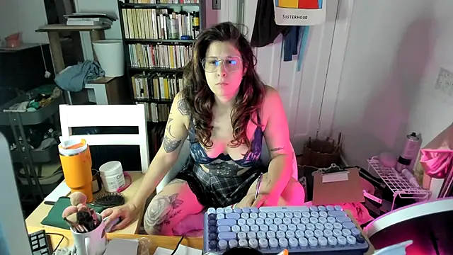 Snapshot of Rosiee69_ chatting on October 28, 9:17 pm Rosiee69 online show from October 28, 9:17 pm