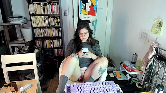 Snapshot of Rosiee69_ chatting on November 17, 9:42 pm Rosiee69 online show from November 17, 9:42 pm