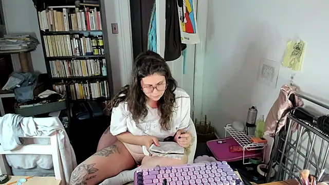 Snapshot of Rosiee69_ chatting on November 26, 9:16 pm Rosiee69 online show from November 26, 9:16 pm