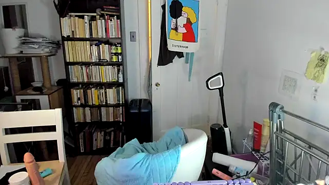 Snapshot of Rosiee69_ chatting on December 14, 12:49 am Rosiee69 online show from December 14, 12:49 am