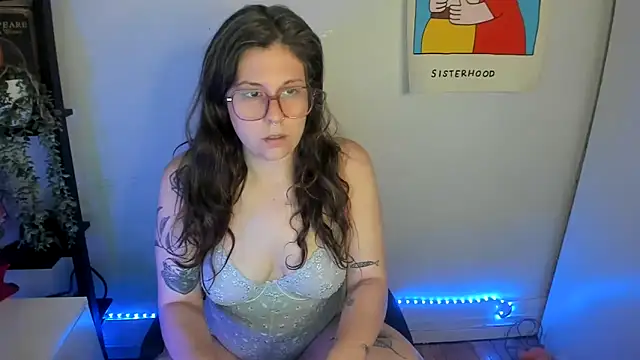 Snapshot of Rosiee69_ chatting on April 25, 5:10 pm Rosiee69 online show from April 25, 5:10 pm
