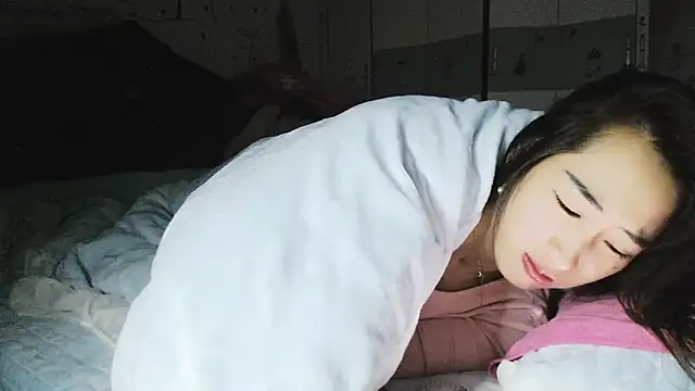 Snapshot of hebe-02 chatting on November 20, 2:39 pm hebe-02 online show from November 20, 2:39 pm