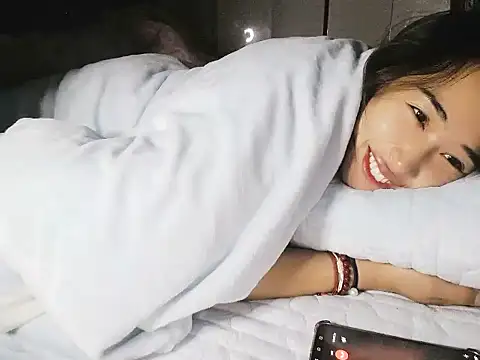 Snapshot of hebe-02 chatting on December 2, 3:51 pm hebe-02 online show from December 2, 3:51 pm