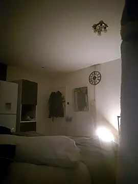 Snapshot of Mrnutella chatting on February 25, 1:20 am Mrnutella online show from February 25, 1:20 am