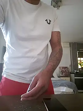 Snapshot of Mrnutella chatting on March 3, 9:44 am Mrnutella online show from March 3, 9:44 am