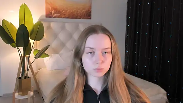 Snapshot of JenniferGraces chatting on May 20, 1:17 pm JenniferGraces online show from May 20, 1:17 pm