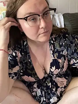 HTXBELLE online show from March 6, 3:24 pm