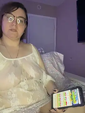 HTXBELLE online show from March 14, 8:10 am