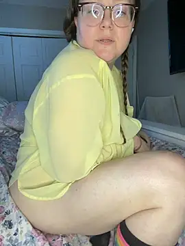 HTXBELLE online show from March 22, 12:25 pm